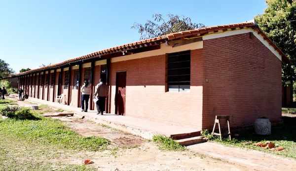 Denuncian mala calidad de obras en escuela de  Rosario - Interior - ABC Color