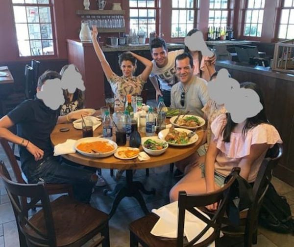 Friedmann se pasea con su familia por Disney World