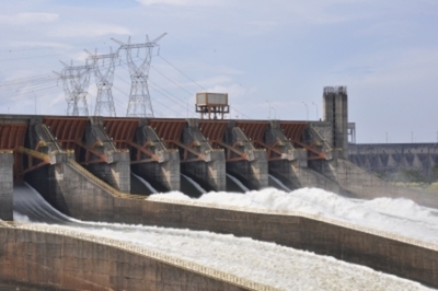 Itaipú: Dicen que acuerdo fue firmado al más puro estilo stronista | San Lorenzo Py