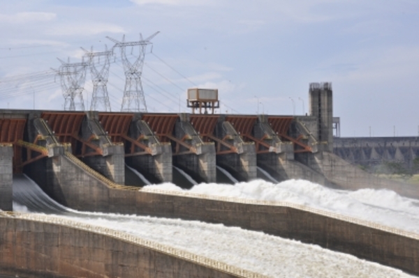 Itaipú: Dicen que acuerdo fue firmado al más puro estilo stronista | San Lorenzo Py