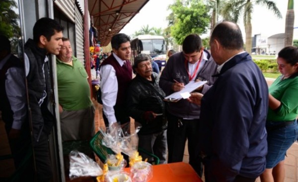 Inician censo para regularizar casilleros de terminal del Km 7