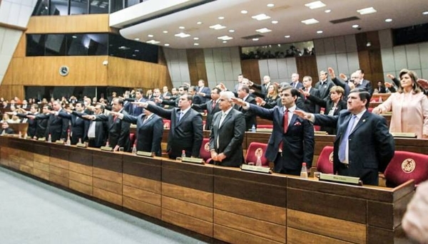 HOY / Disputa por bancas: plantean aumentar cantidad de suplentes en el Senado