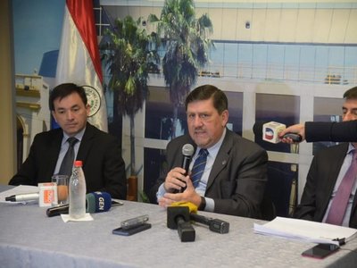 Blas Llano critica el hermetismo por acuerdo de Itaipú firmado por Paraguay