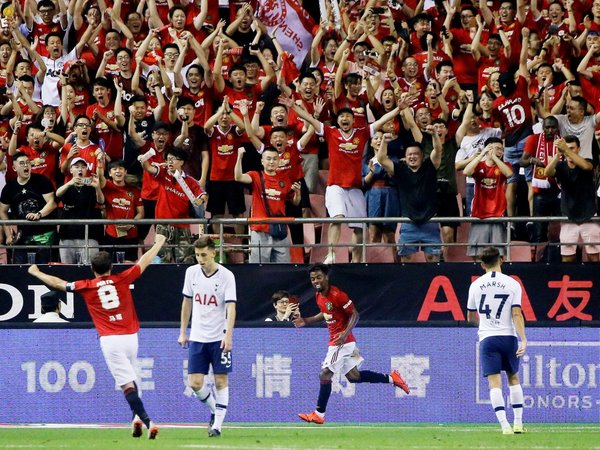 United vence al Tottenham y consigue su segunda victoria en la ICC