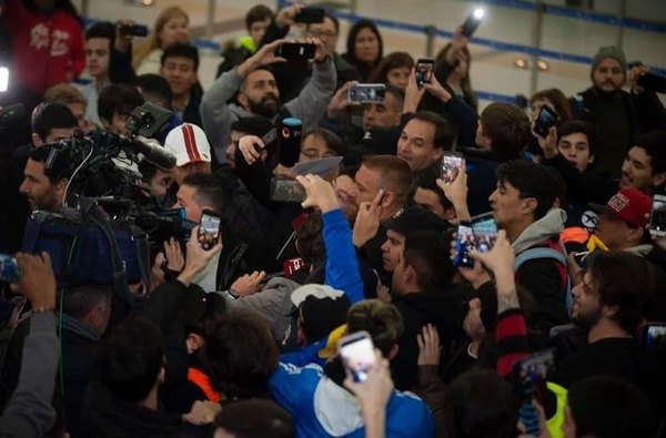 La locura que genera la llegada de un campeón de mundo