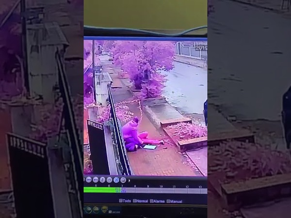 ESTUDIANTE FUE BRUTALMENTE GOLPEADA POR UN EXTRAÑO
