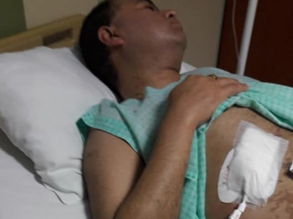 Se tuvo que operar 13 veces porque perforaron su vesícula, denunció