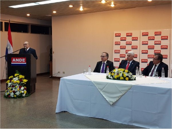 Nuevo titular de ANDE admite que acuerdo "no es el mejor del mundo"