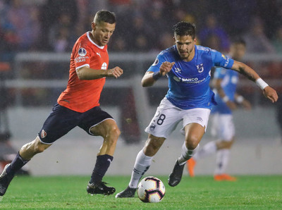 Independiente saca ventaja en la ida ante Universidad Católica