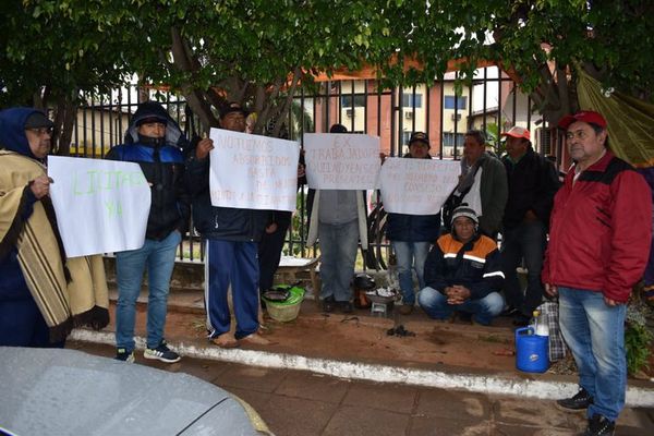 Choferes desempleados exigen llamado a licitación - Nacionales - ABC Color