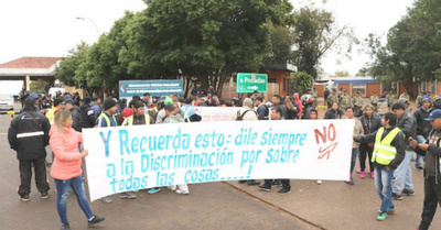 Paseros lalaron por malos tratos en la frontera