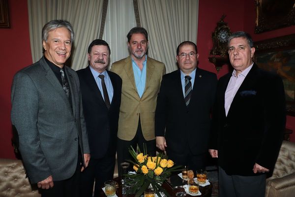 Distinguida cena de agasajo