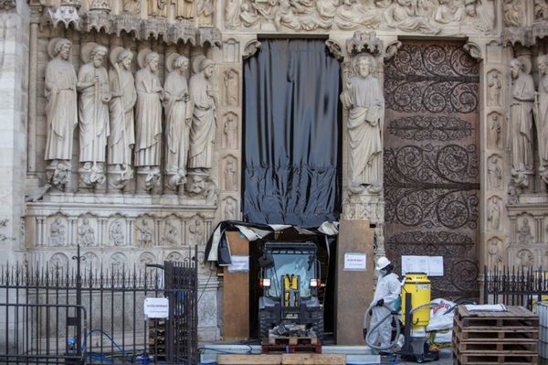 Suspenden obras en Notre Dame