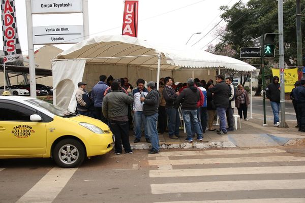 Taxista que hizo loas al EPP anunció que no descarta huelga