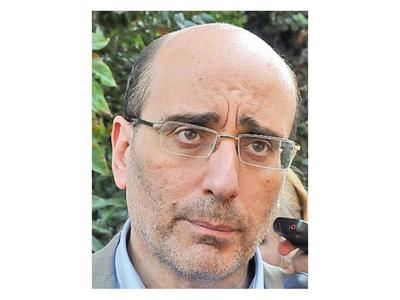 Ex director critica improvisación y dice que no hay postura