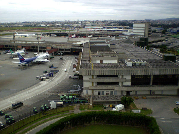 Roban cerca de una tonelada de oro en el mayor aeropuerto de Brasil | .::Agencia IP::.