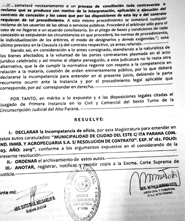 Jueza se declara incompetente y deriva a archivo causa de comuna contra Itá Paraná