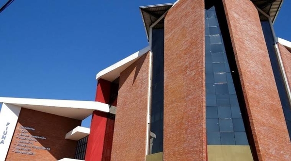 HOY / Estudiantes de Ingeniería UNA cuestionan pacto secreto