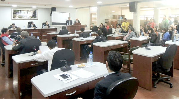Junta respalda falta de transparencia e irregularidades del gobernador