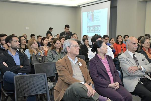 Conversatorio sobre el primer hotel sustentable de Paraguay