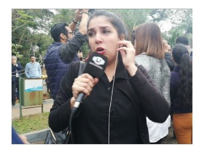 Taxista negó tocarle los pechos a periodista