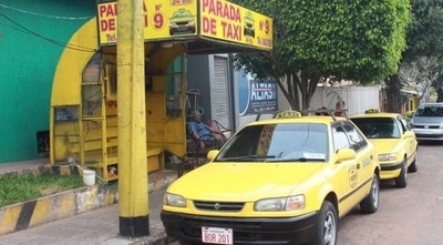 HOY / Informe (tardío) de Ferreiro no aclara quiénes son dueños de las paradas de taxi, cuestionan