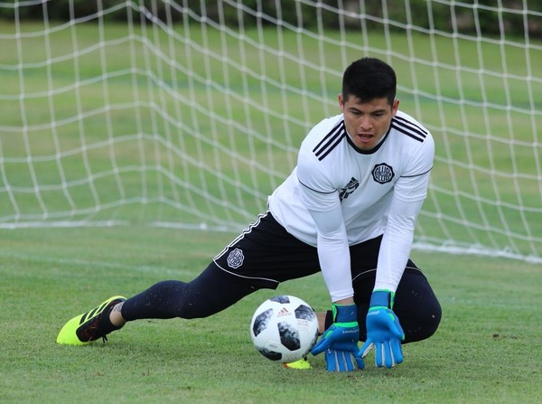 Alfredo Aguilar volvería al arco ante River Plate