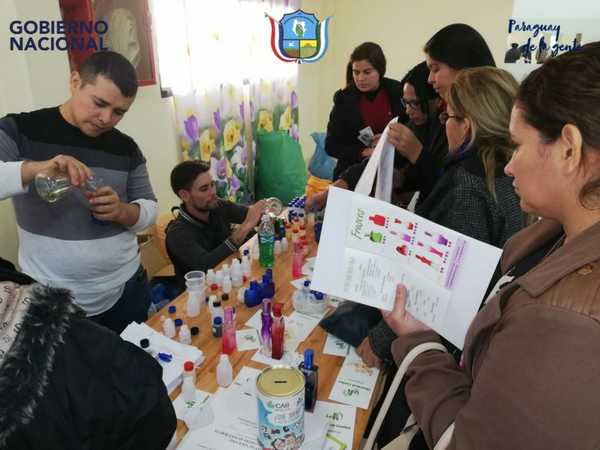 Desarrollaron taller sobre elaboración de productos de limpieza en Filadelfia