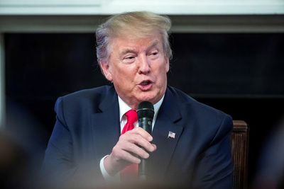 Trump amenaza con represalias a Francia por su tasa a las tecnológicas - Mundo - ABC Color