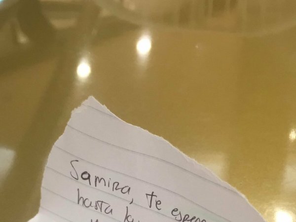 Escribió una esquela a la chica que lo dejó plantado