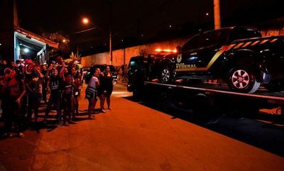 Con disfraces de policía y sin tiros robaron 718 kg de oro