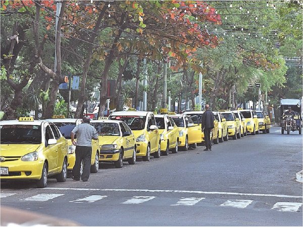 Rechazarán, por incompleto, informe  sobre taxis enviado por Intendencia