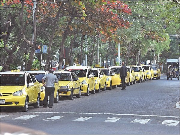 Rechazarán, por incompleto, informe sobre taxis enviado por Intendencia