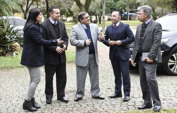 René Fernández promete investigar sin excepciones - Política - ABC Color