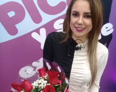 Vivi Figueredo recibió flores y una invitación para comer “lomito”