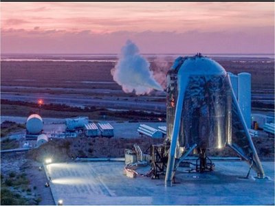 SpaceX prueba con éxito su vehículo Starhopper
