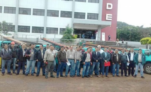 Funcionarios de ANDE se manifestarán desde el lunes