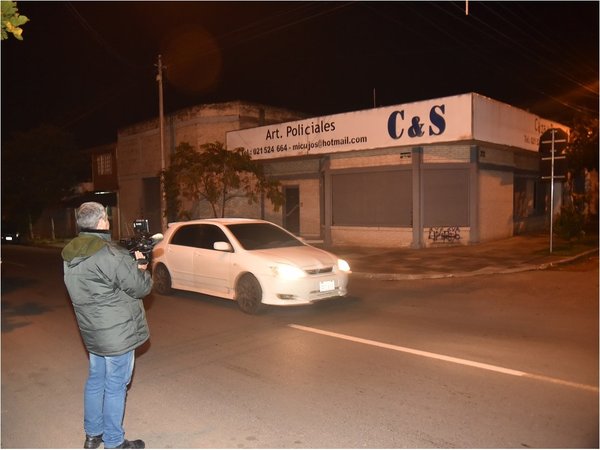 Asaltantes se llevan G. 30 millones de tienda de artículos policiales