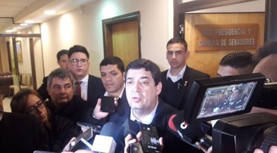 Velázquez apoya acuerdo de Itaipú y justifica exclusión de técnicos de la negociación