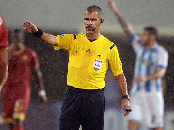 Éber Aquino arbitrará el juego decisivo entre Wanderers y Corinthians