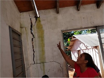 Canindeyú: Denuncian abandono en remodelación de viviendas