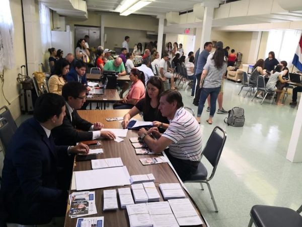 Consulado de Paraguay en Nueva York inició cedulación y asistencia al migrante