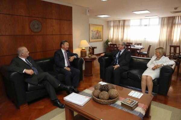 Embajador de China Taiwán visitó la Corte Suprema