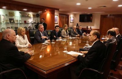Titular judicial con miembros de tribunales de apelación