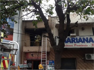 Controlan incendio en departamentos de Asunción