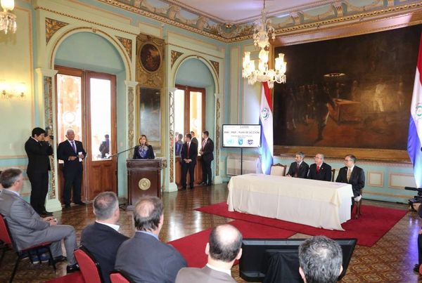 Ministros participan de presentación de plan estratégico