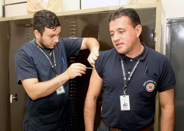 Llevan a cabo jornada de vacunación contra la influenza