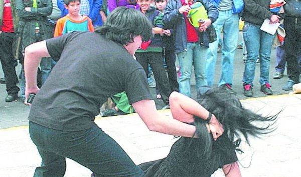 Con el uso de pulseras electrónicas se busca disminuir los feminicidios