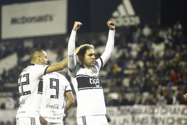 Olimpia supera a River y ya piensa en la Copa