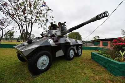 Ejército omboguatáta ateì árape umi vehículos blindado orekóva - ABC Remiandu - ABC Color